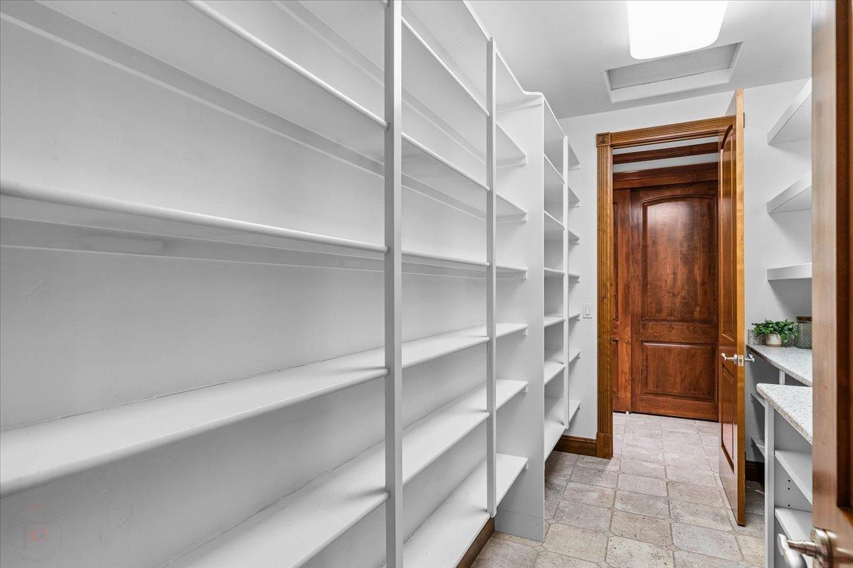 Ripon, California, 95366, United States, 3 Bedrooms Bedrooms, ,5 BathroomsBathrooms,Residential,Active,1808206