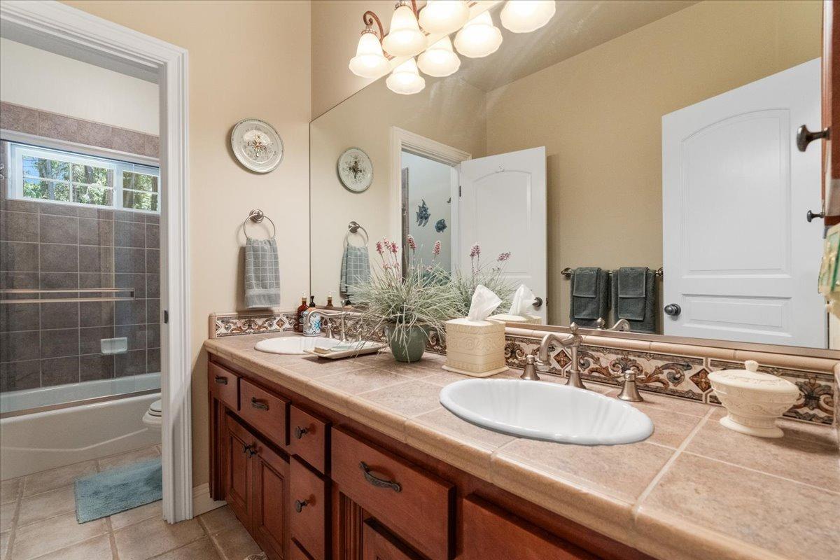 Grass Valley, California, 95945, United States, 4 Bedrooms Bedrooms, ,4 BathroomsBathrooms,Residential,Active,1798051