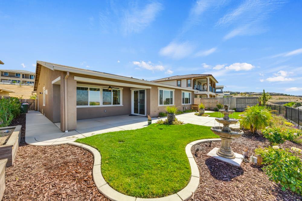 Folsom, California, 95630, United States, 4 Bedrooms Bedrooms, ,3 BathroomsBathrooms,Residential,Active,1922343