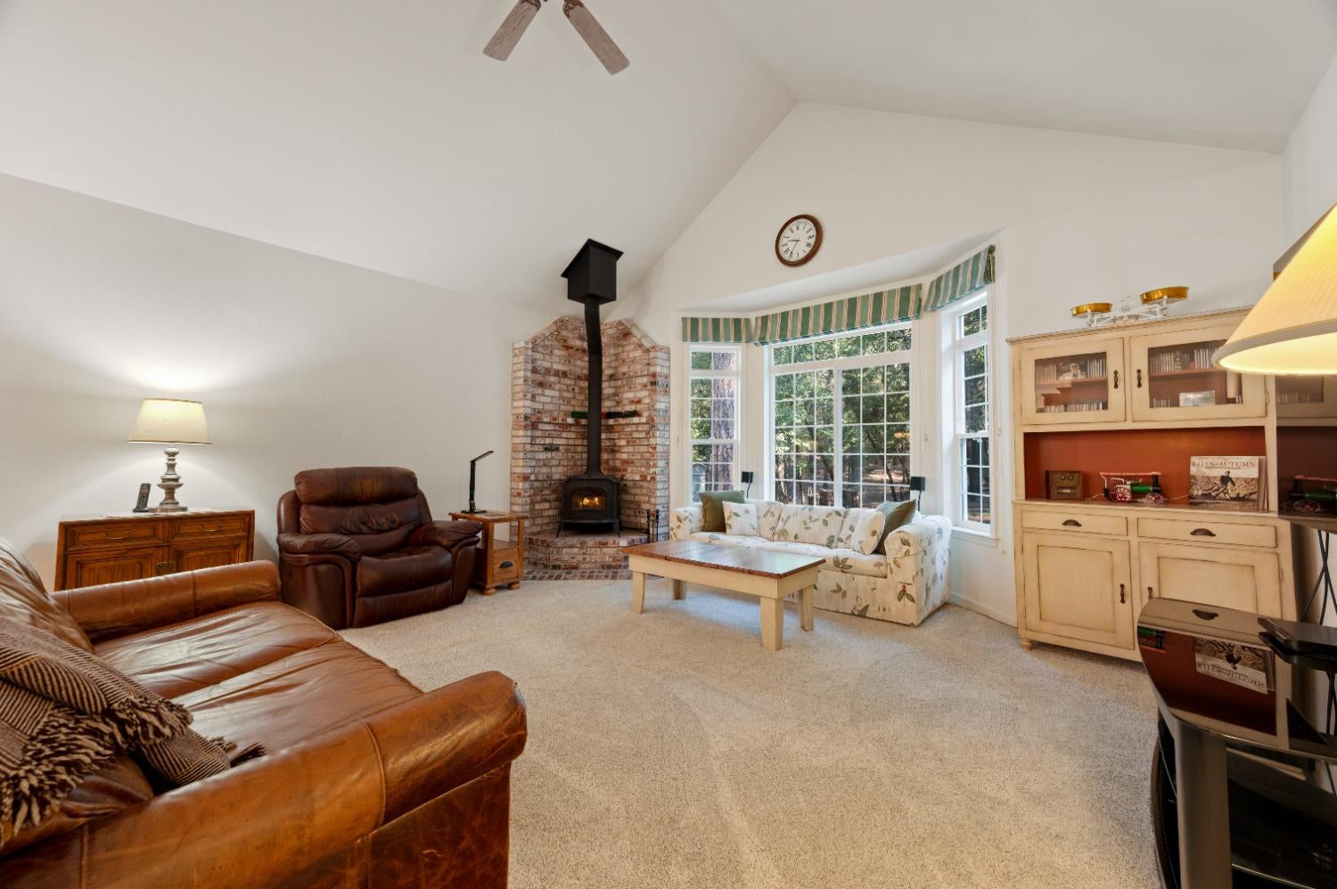 Nevada City, California, 95959, United States, 3 Bedrooms Bedrooms, ,4 BathroomsBathrooms,Residential,Active,1919052