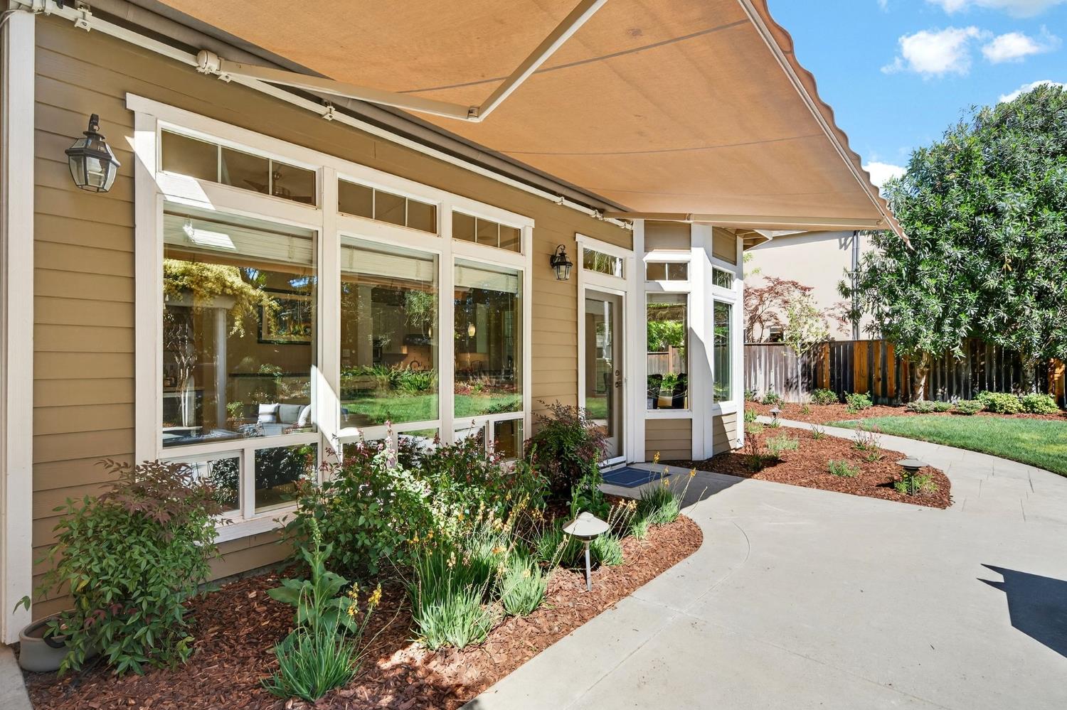 Davis, California, 95618, United States, 3 Bedrooms Bedrooms, ,4 BathroomsBathrooms,Residential,Active,2030523