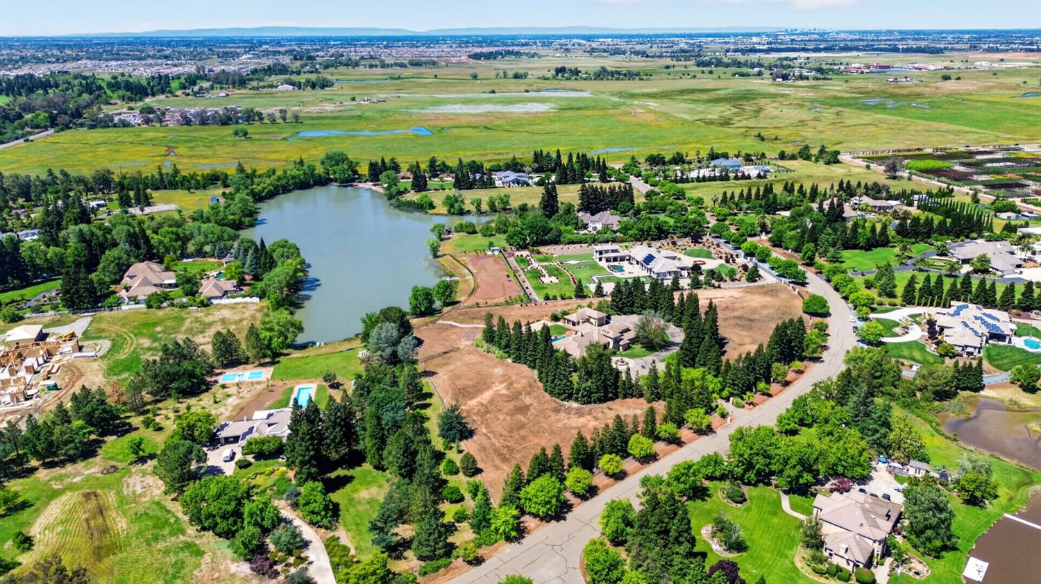 Sacramento, California, 95830, United States, 4 Bedrooms Bedrooms, ,4 BathroomsBathrooms,Residential,Active,2045041