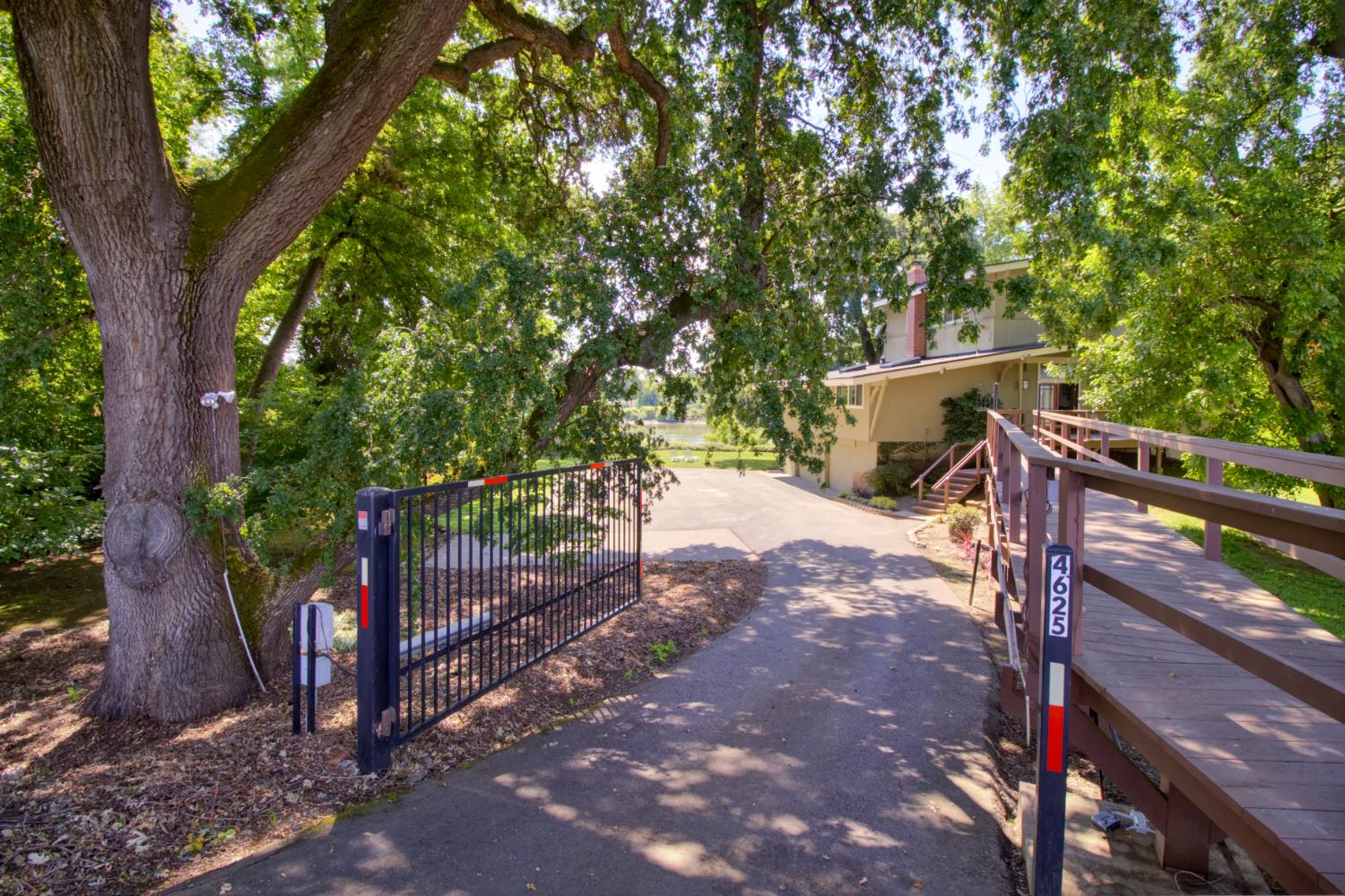 Sacramento, California, 95837, United States, 3 Bedrooms Bedrooms, ,2 BathroomsBathrooms,Residential,Active,2052080
