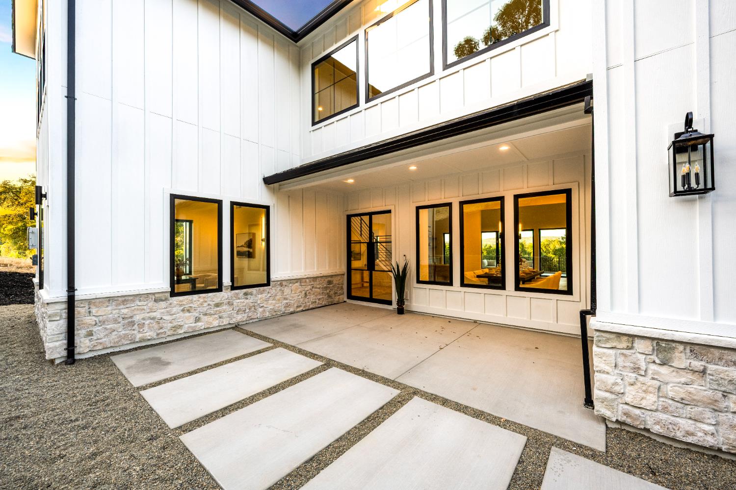 Loomis, California, 95650, United States, 5 Bedrooms Bedrooms, ,4 BathroomsBathrooms,Residential,Active,1959535