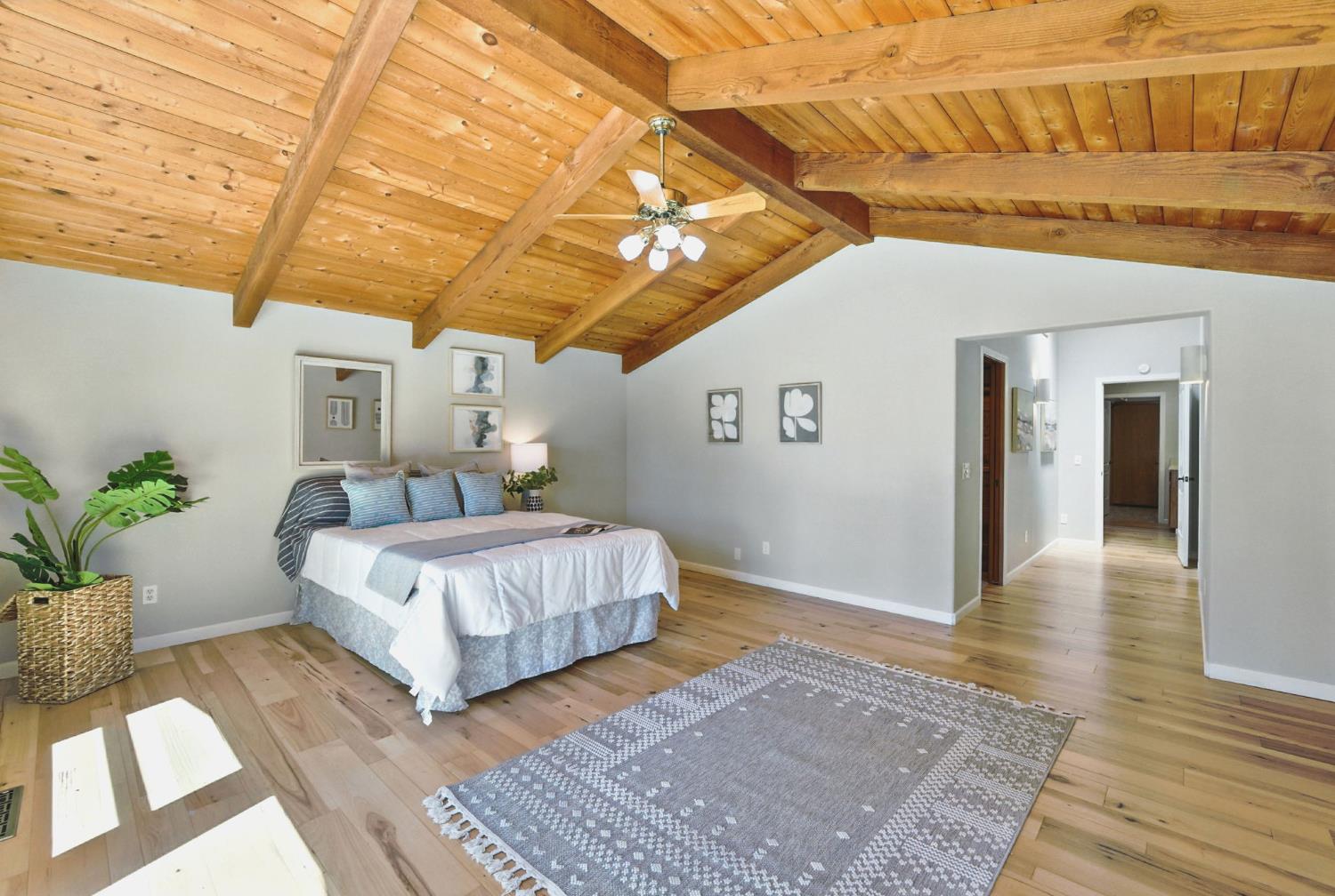 Davis, California, 95616, United States, 4 Bedrooms Bedrooms, ,2 BathroomsBathrooms,Residential,Active,1922306