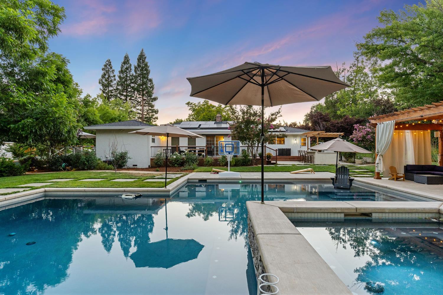 Loomis, California, 95650, United States, 3 Bedrooms Bedrooms, ,2 BathroomsBathrooms,Residential,Pending,1922290