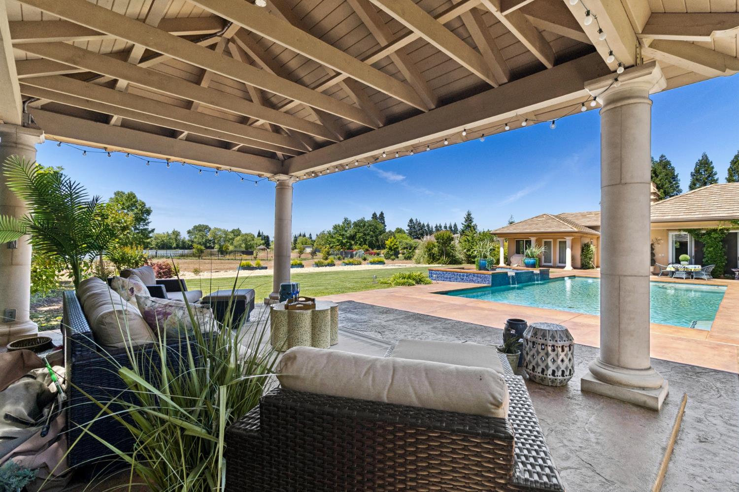 Sacramento, California, 95830, United States, 4 Bedrooms Bedrooms, ,4 BathroomsBathrooms,Residential,Active,2045041