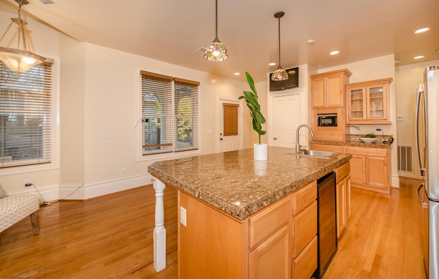 Woodland, California, 95695, United States, 5 Bedrooms Bedrooms, ,4 BathroomsBathrooms,Residential,Active,1843839