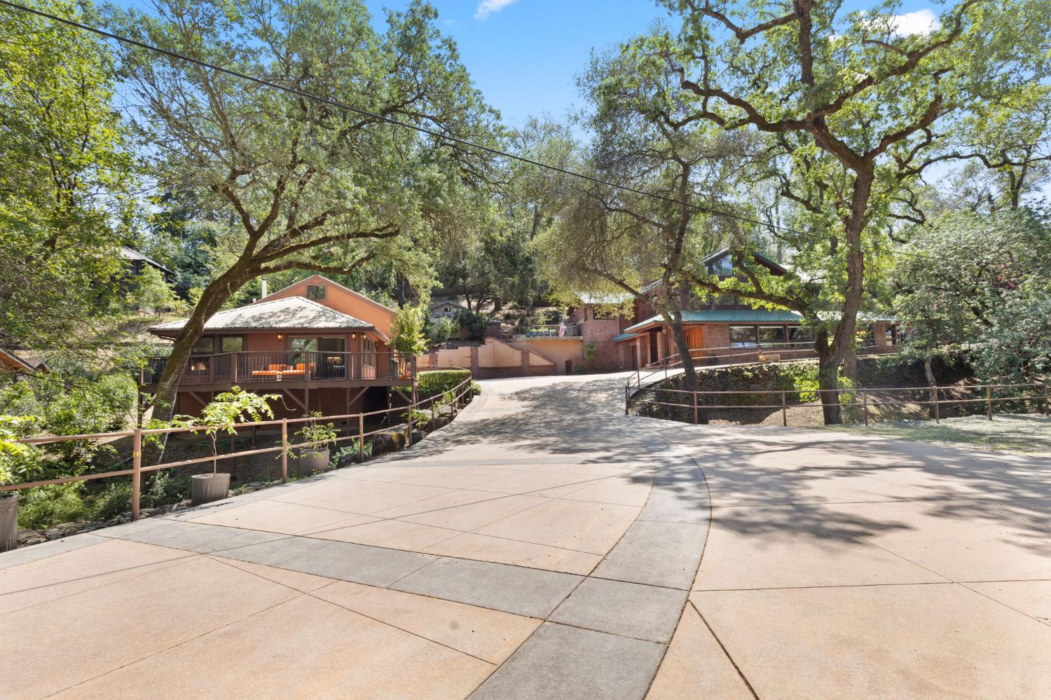 Sutter Creek, California, 95685, United States, 2 Bedrooms Bedrooms, ,4 BathroomsBathrooms,Residential,Active,2038151
