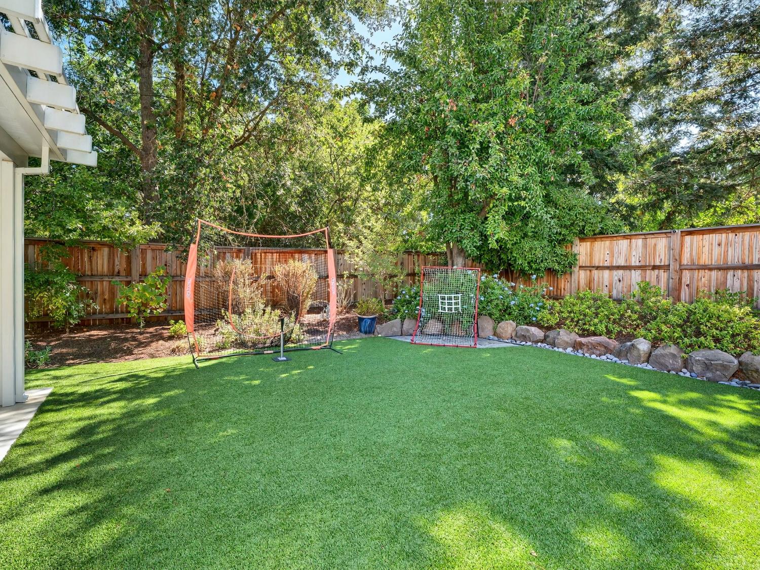 Davis, California, 95618, United States, 5 Bedrooms Bedrooms, ,3 BathroomsBathrooms,Residential,Active,1929454