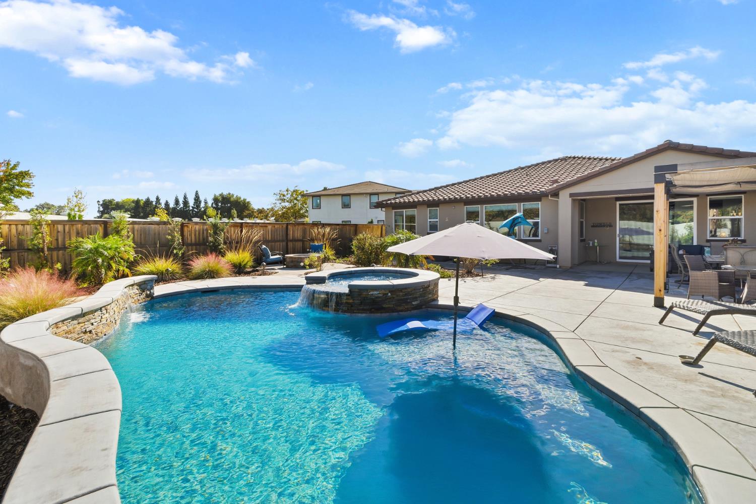 West Sacramento, California, 95605, United States, 3 Bedrooms Bedrooms, ,4 BathroomsBathrooms,Residential,Active,2008265