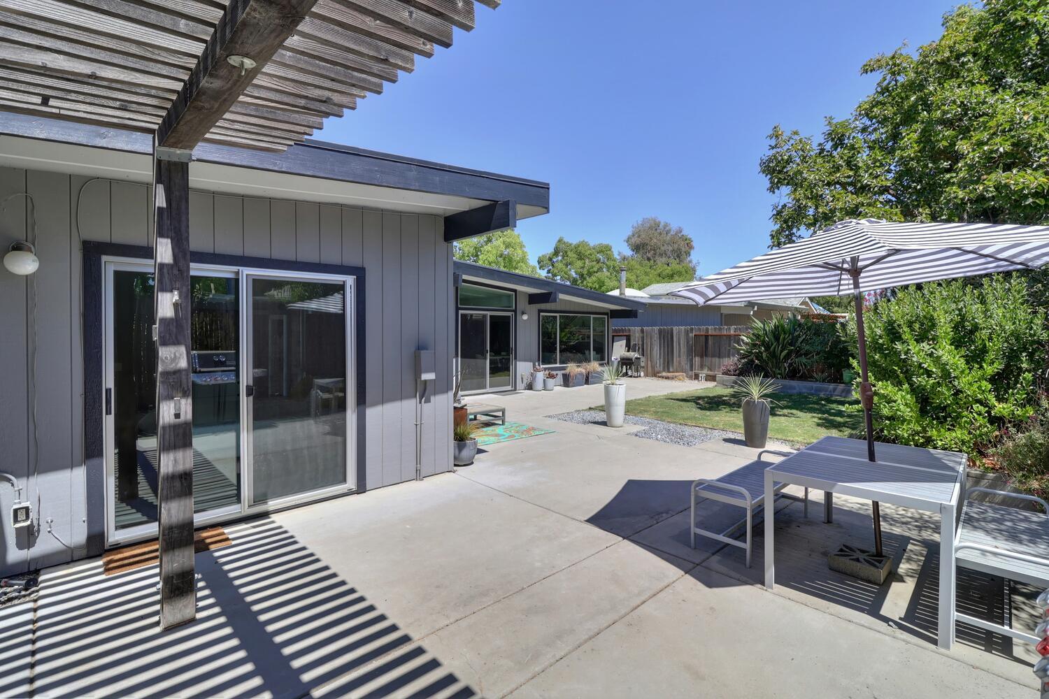 Davis, California, 95616, United States, 4 Bedrooms Bedrooms, ,3 BathroomsBathrooms,Residential,Active,1922279