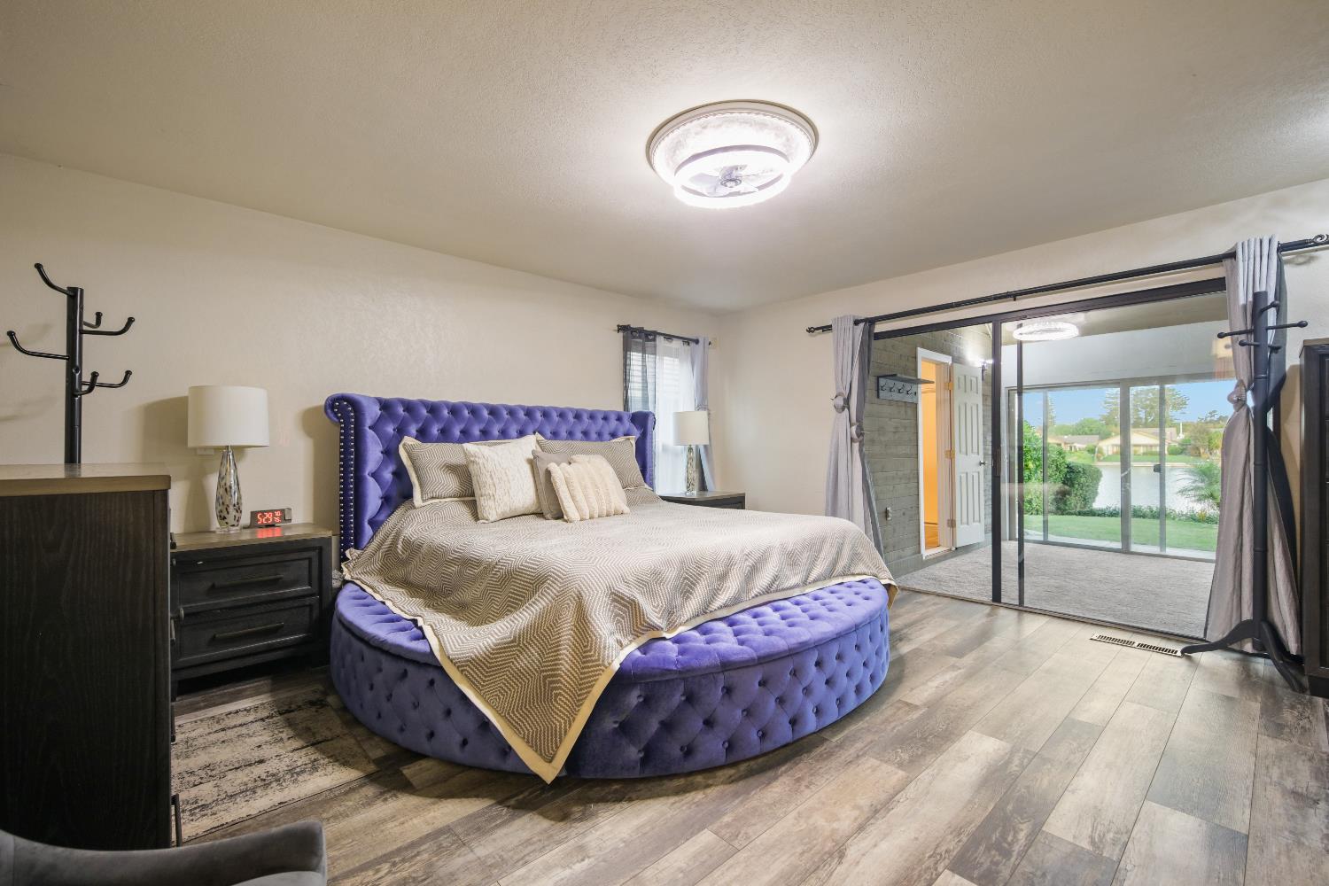 Stockton, California, 95219, United States, 4 Bedrooms Bedrooms, ,5 BathroomsBathrooms,Residential,Active,1970940