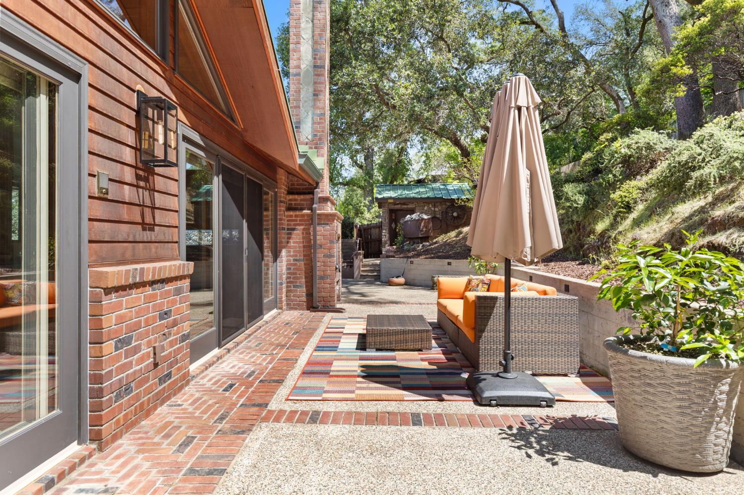 Sutter Creek, California, 95685, United States, 2 Bedrooms Bedrooms, ,4 BathroomsBathrooms,Residential,Active,2038151