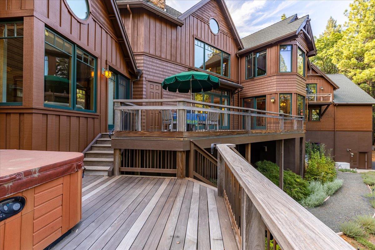 Nevada City, California, 95959, United States, 3 Bedrooms Bedrooms, ,4 BathroomsBathrooms,Residential,Active,1886804