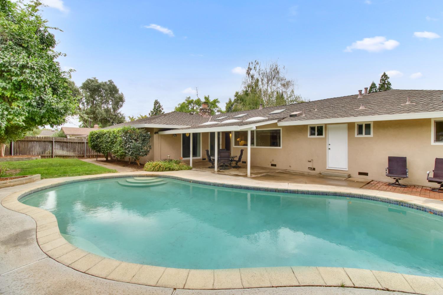 Sacramento, California, 95864, United States, 4 Bedrooms Bedrooms, ,3 BathroomsBathrooms,Residential,Active,1959963