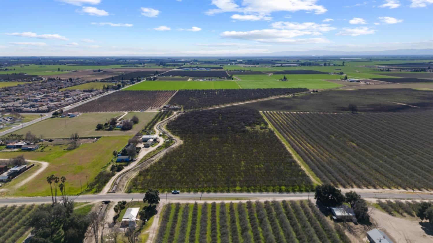 Livingston, California, 95334, United States, 4 Bedrooms Bedrooms, ,2 BathroomsBathrooms,Residential,Active,1808327