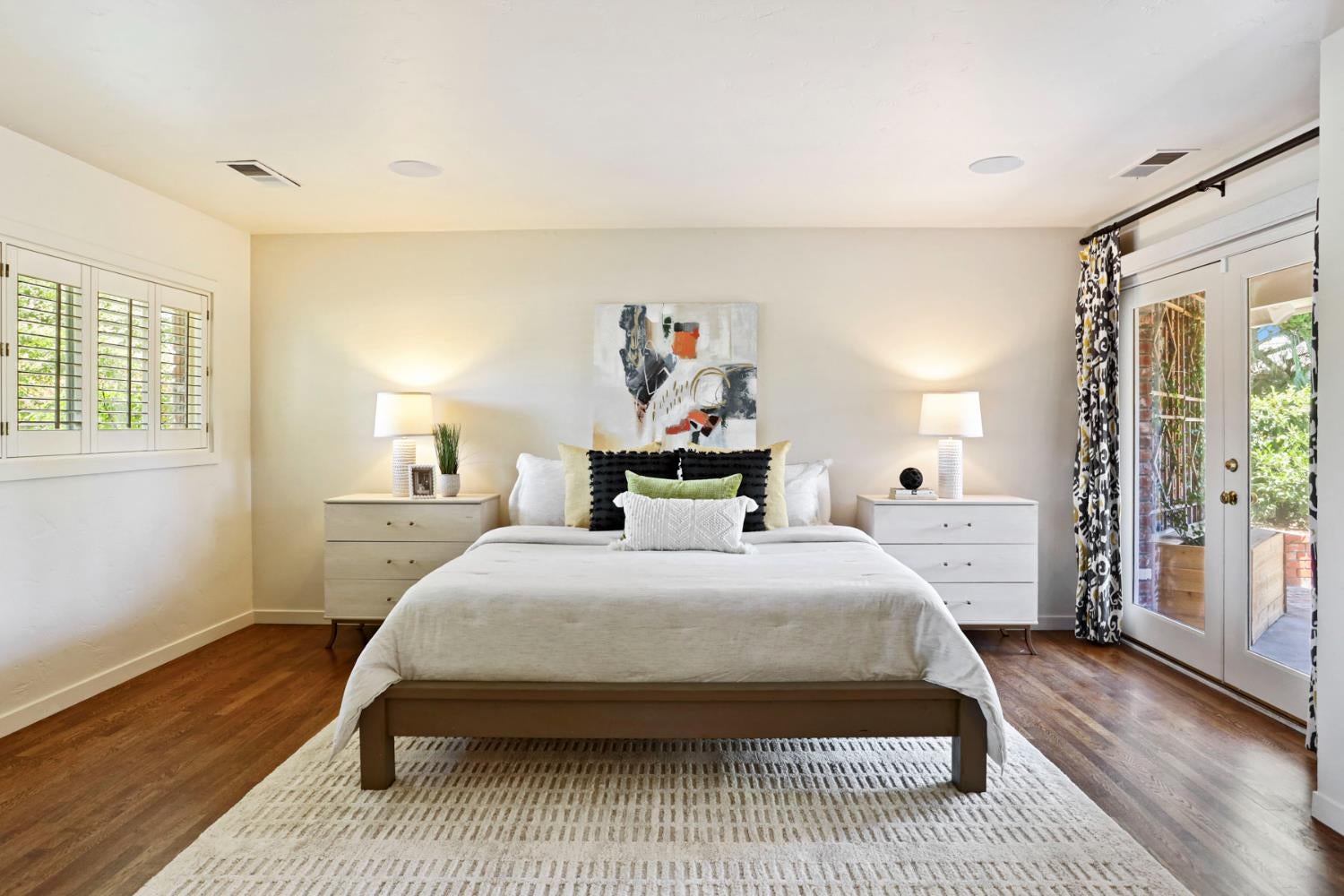 Modesto, California, 95350, United States, 4 Bedrooms Bedrooms, ,3 BathroomsBathrooms,Residential,Active,1877804