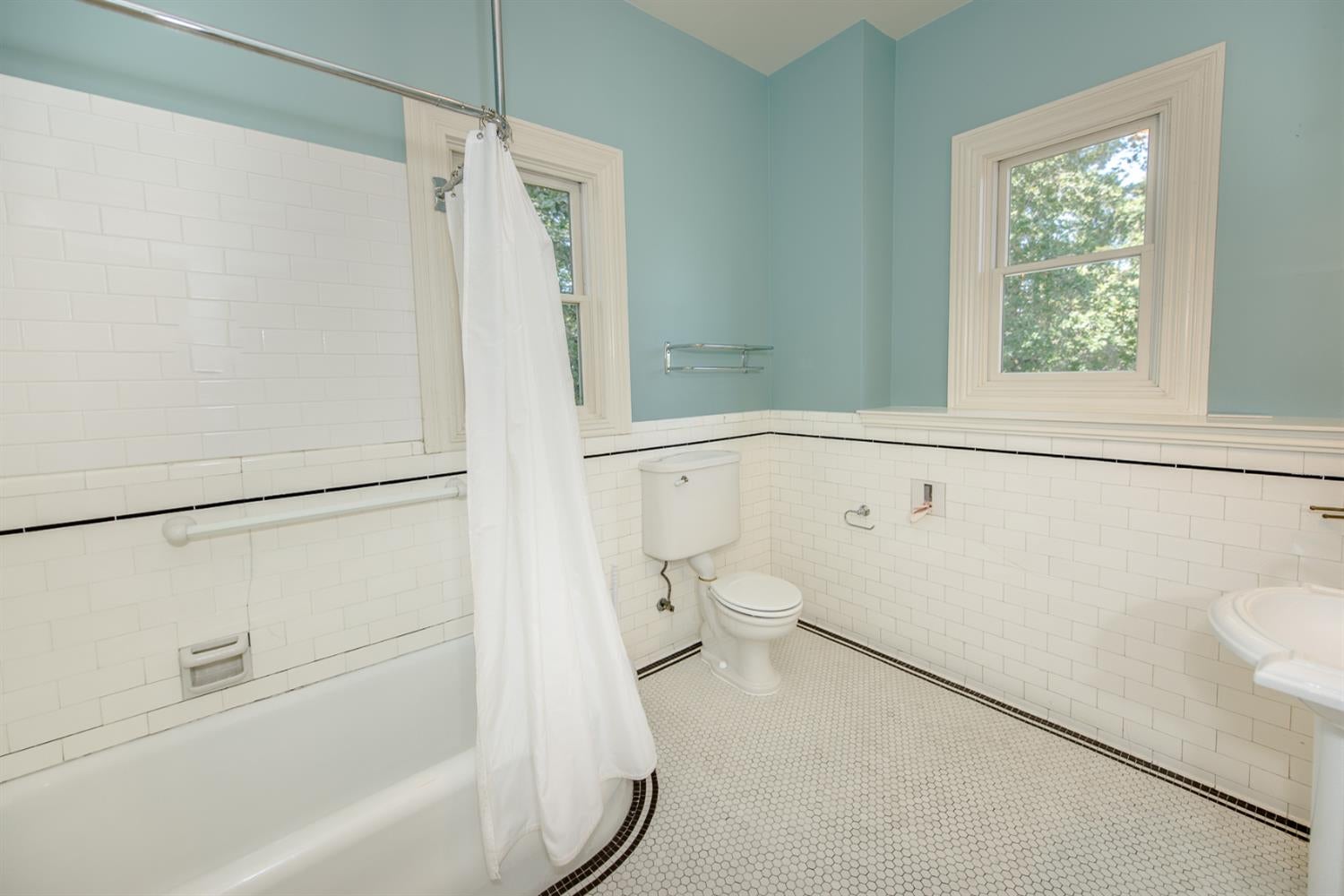 Woodland, California, 95695, United States, 5 Bedrooms Bedrooms, ,4 BathroomsBathrooms,Residential,Active,1843839