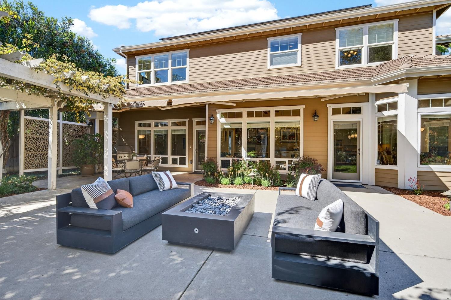 Davis, California, 95618, United States, 3 Bedrooms Bedrooms, ,4 BathroomsBathrooms,Residential,Active,2030523