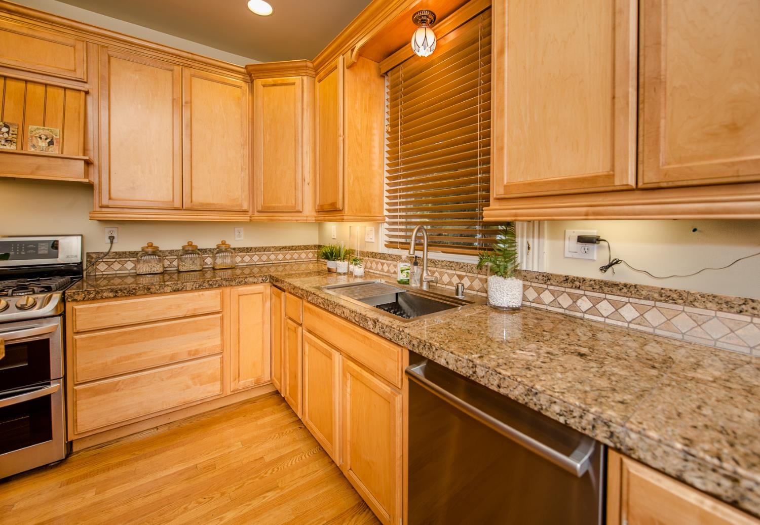 Woodland, California, 95695, United States, 5 Bedrooms Bedrooms, ,4 BathroomsBathrooms,Residential,Active,1843839