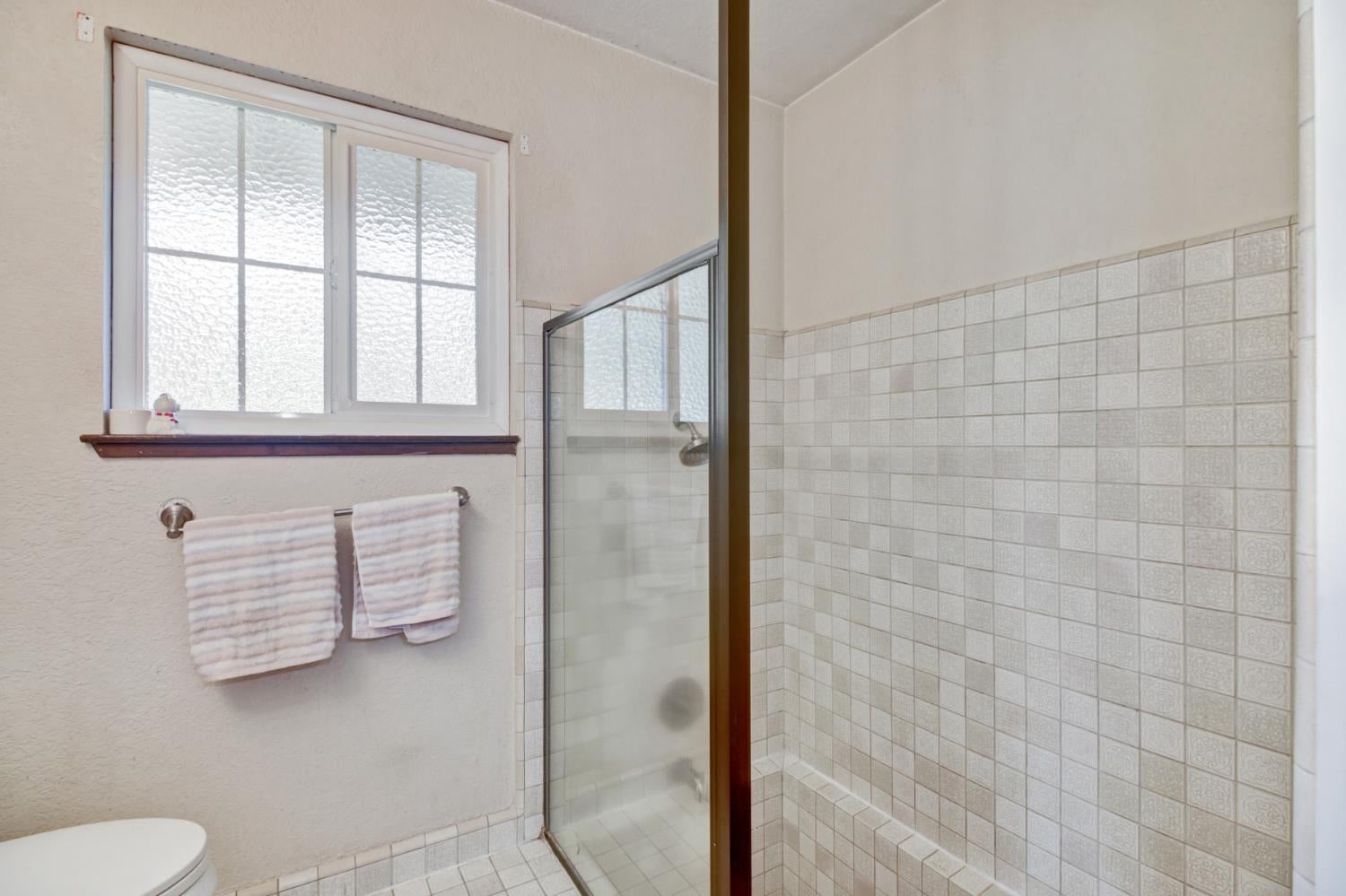 Carmichael, California, 95608, United States, 5 Bedrooms Bedrooms, ,4 BathroomsBathrooms,Residential,Active,1952048