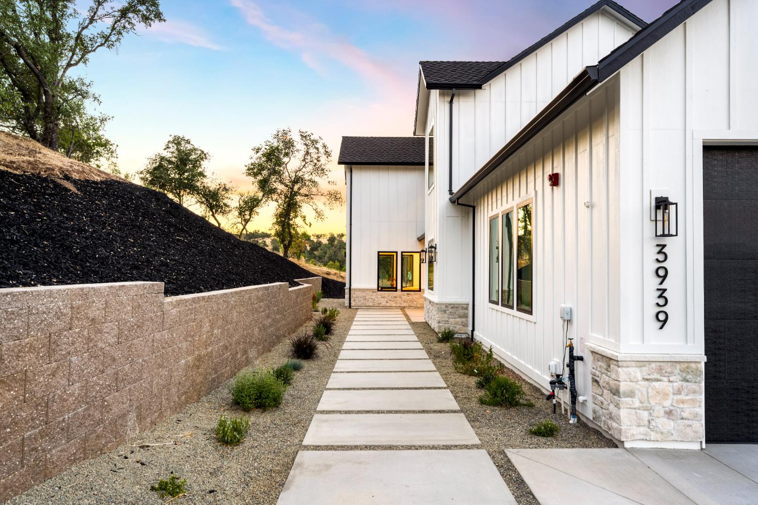 Loomis, California, 95650, United States, 5 Bedrooms Bedrooms, ,4 BathroomsBathrooms,Residential,Active,1959535