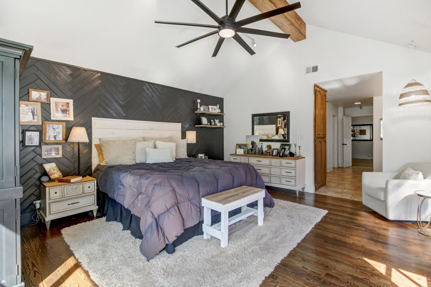 Carmichael, California, 95608, United States, 5 Bedrooms Bedrooms, ,4 BathroomsBathrooms,Residential,Active,1952048