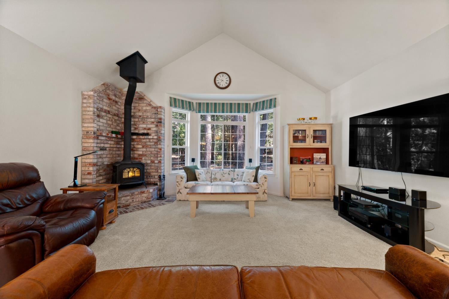 Nevada City, California, 95959, United States, 3 Bedrooms Bedrooms, ,4 BathroomsBathrooms,Residential,Active,1919052