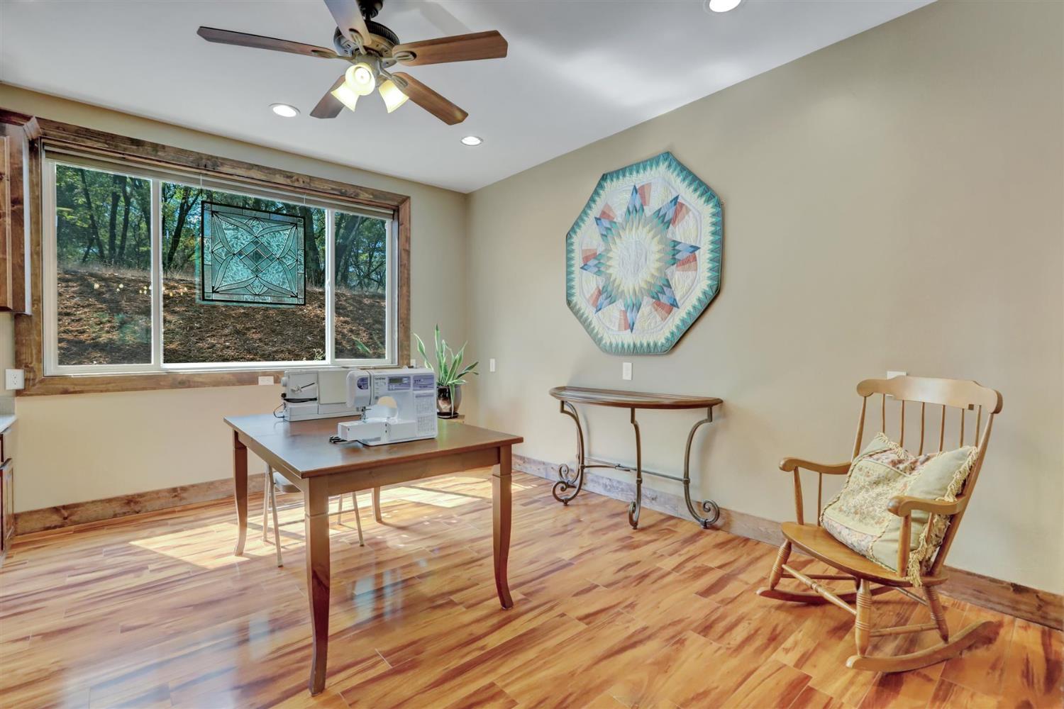 Grass Valley, California, 95949, United States, 4 Bedrooms Bedrooms, ,5 BathroomsBathrooms,Residential,Active,1941342