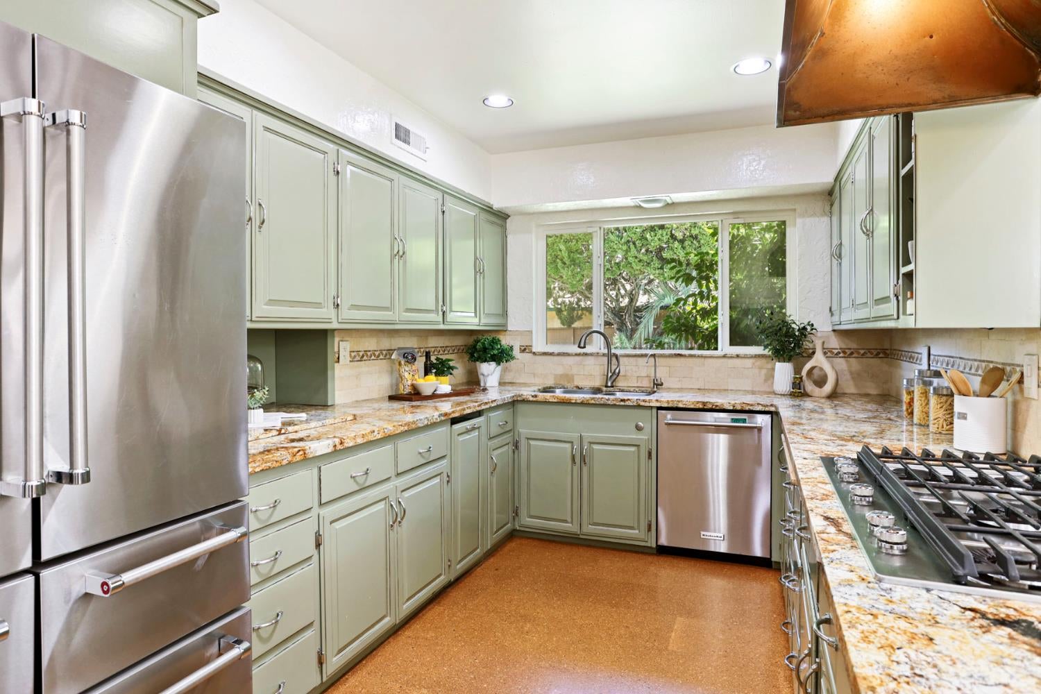 Modesto, California, 95350, United States, 4 Bedrooms Bedrooms, ,3 BathroomsBathrooms,Residential,Active,1877804