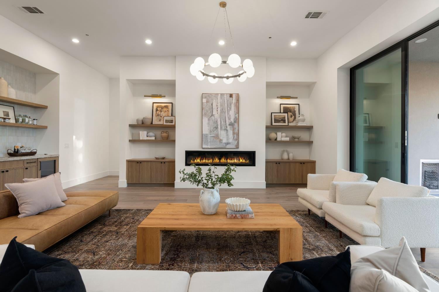 El Dorado Hills, California, 95762, United States, 5 Bedrooms Bedrooms, ,5 BathroomsBathrooms,Residential,Active,1998588