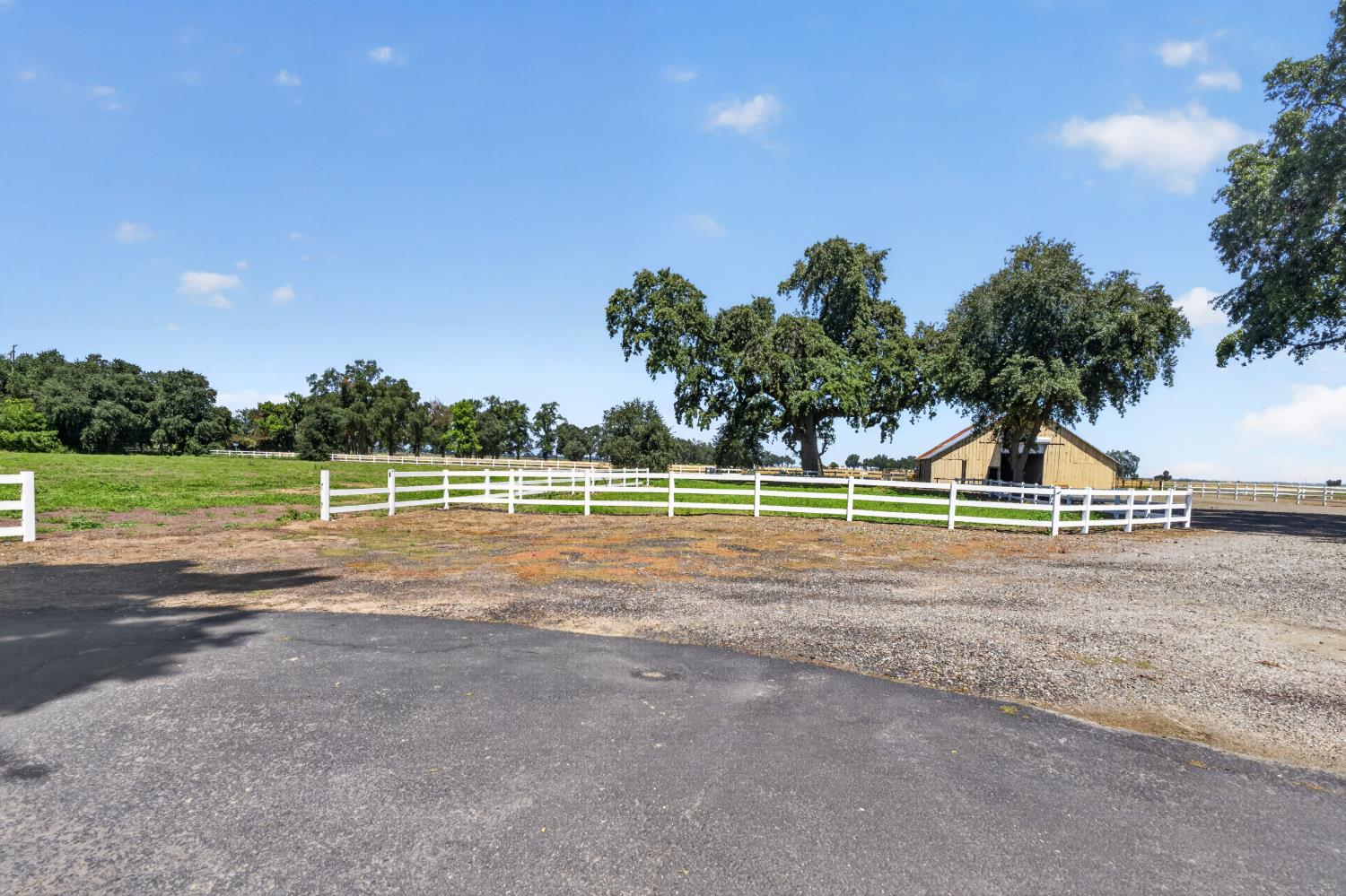 Woodland, California, 95776, United States, 5 Bedrooms Bedrooms, ,3 BathroomsBathrooms,Residential,Pending,2045625