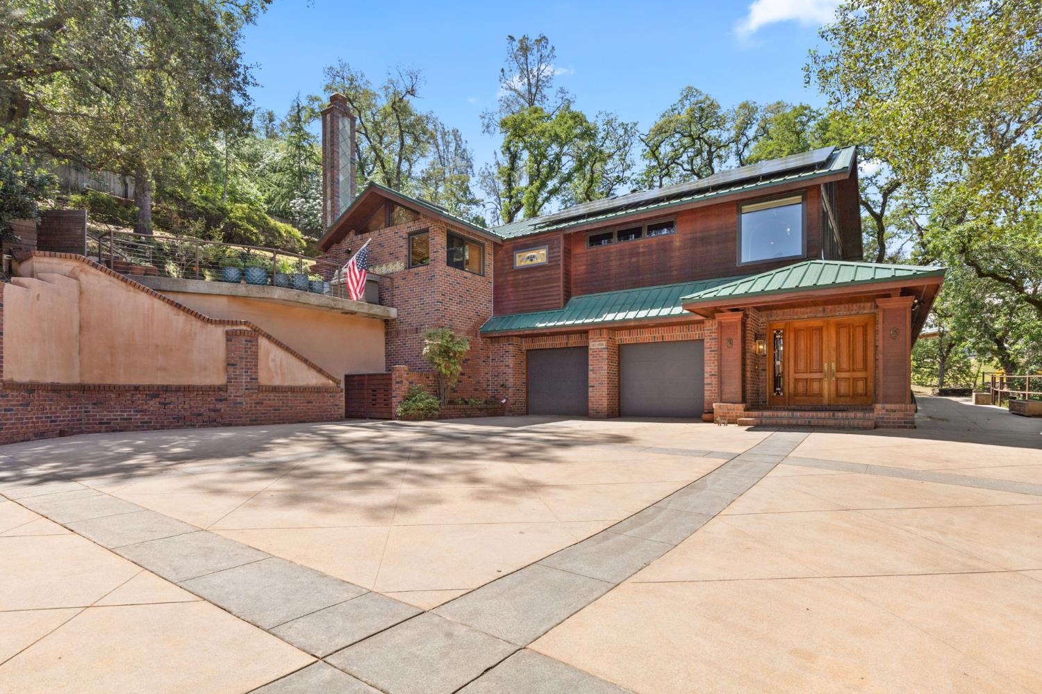 Sutter Creek, California, 95685, United States, 2 Bedrooms Bedrooms, ,4 BathroomsBathrooms,Residential,Active,2038151