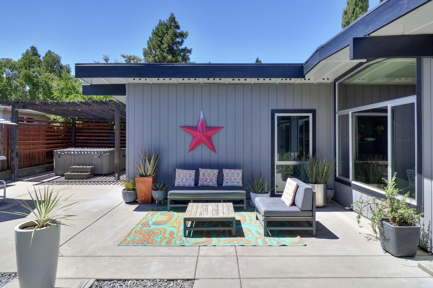 Davis, California, 95616, United States, 4 Bedrooms Bedrooms, ,3 BathroomsBathrooms,Residential,Active,1922279