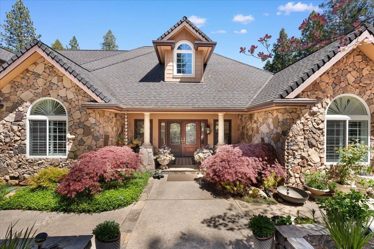 Grass Valley, California, 95945, United States, 4 Bedrooms Bedrooms, ,4 BathroomsBathrooms,Residential,Active,1798051