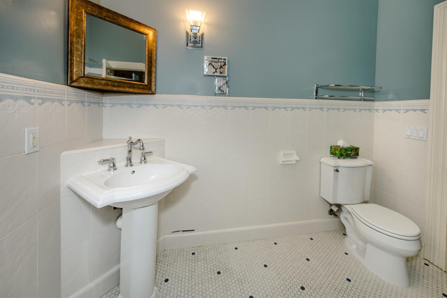 Woodland, California, 95695, United States, 5 Bedrooms Bedrooms, ,4 BathroomsBathrooms,Residential,Active,1843839