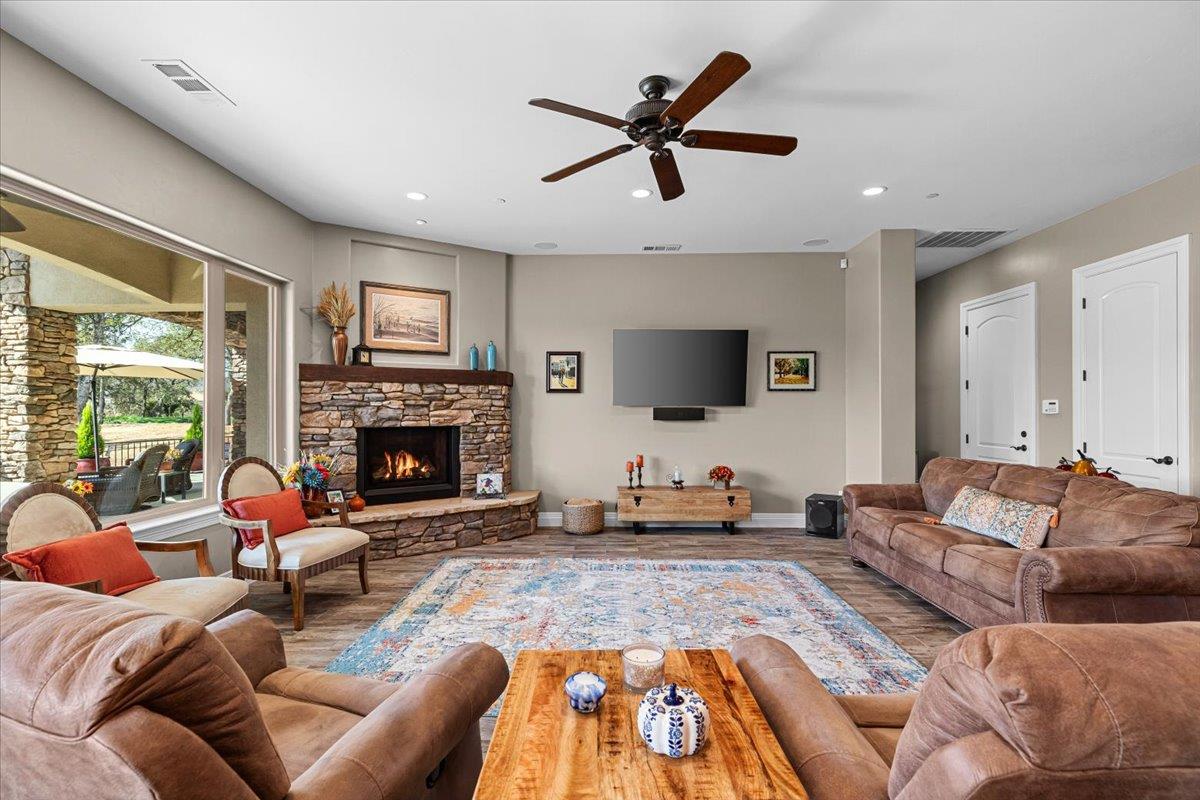 Copperopolis, California, 95228, United States, 4 Bedrooms Bedrooms, ,3 BathroomsBathrooms,Residential,Active,1953658