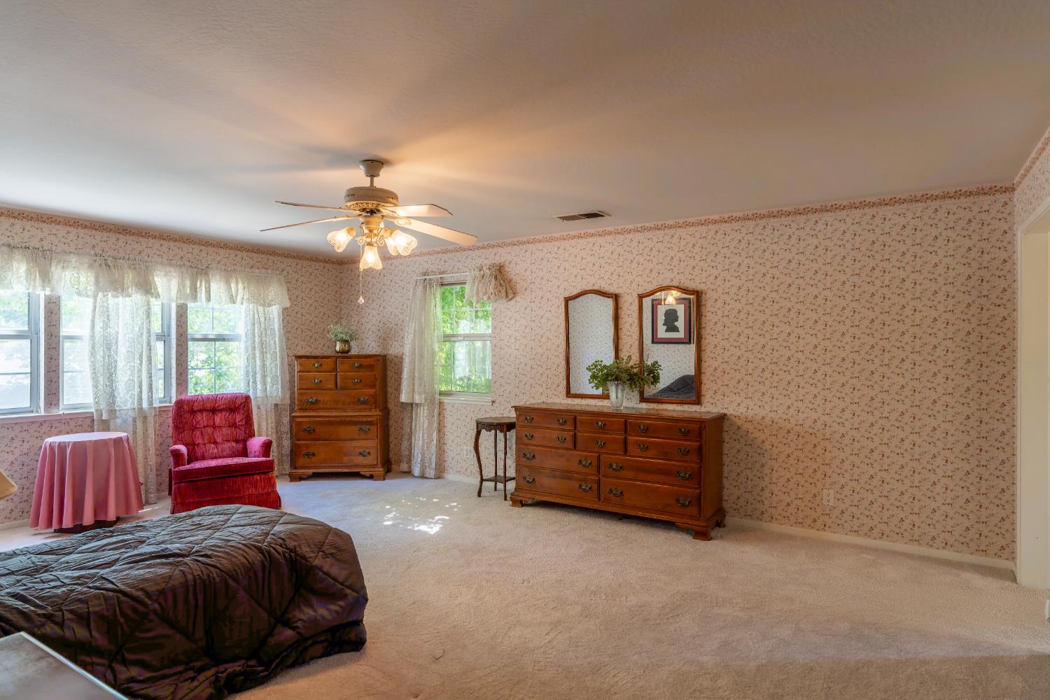 Woodland, California, 95695, United States, 5 Bedrooms Bedrooms, ,5 BathroomsBathrooms,Residential,Active,1907974