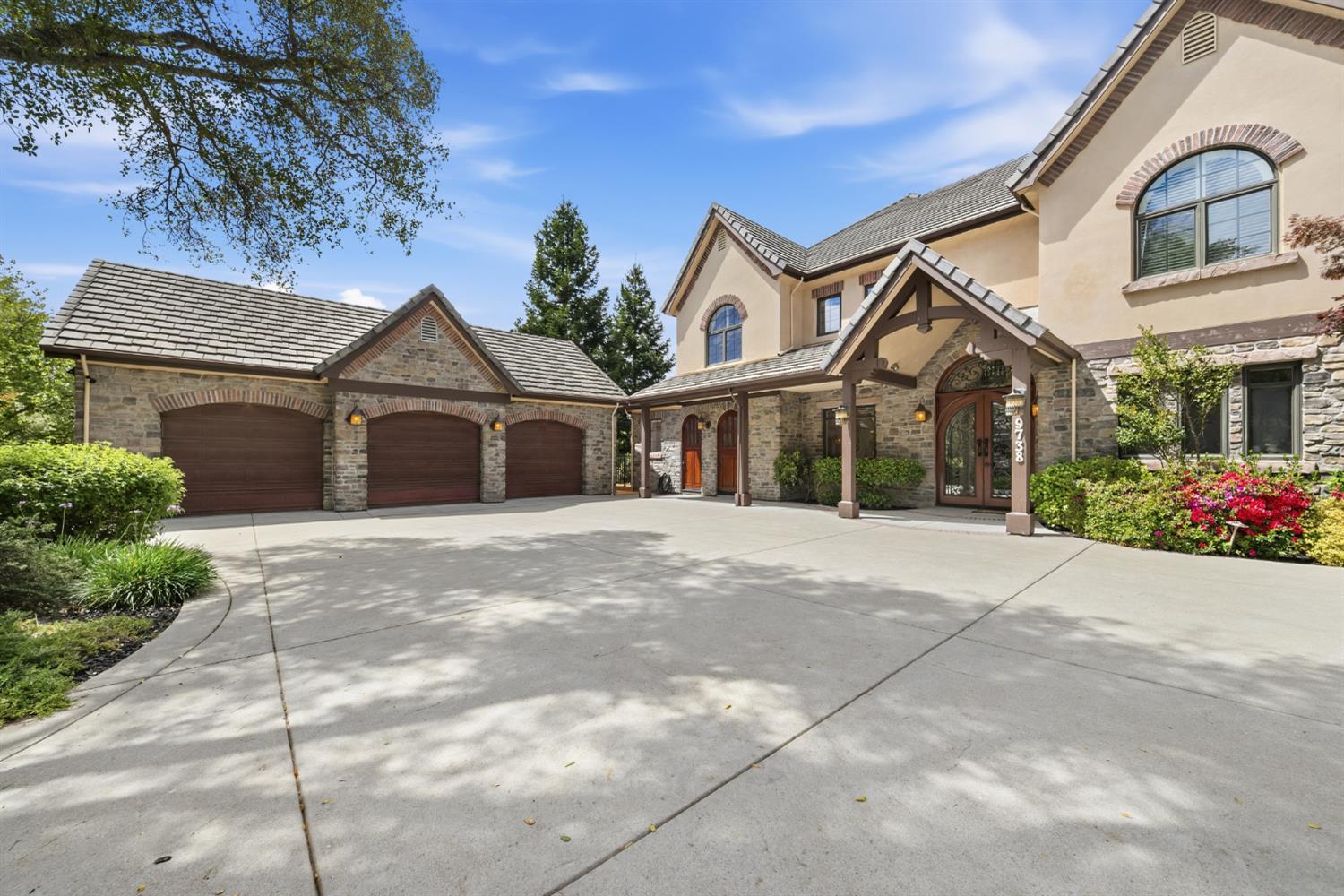 Loomis, California, 95650, United States, 5 Bedrooms Bedrooms, ,5 BathroomsBathrooms,Residential,Active,2041664