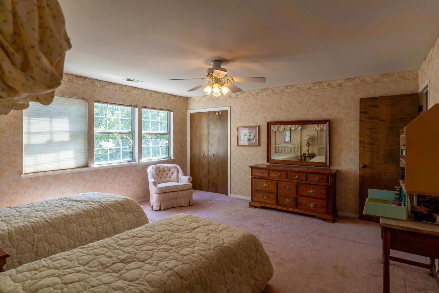 Woodland, California, 95695, United States, 5 Bedrooms Bedrooms, ,5 BathroomsBathrooms,Residential,Active,1907974