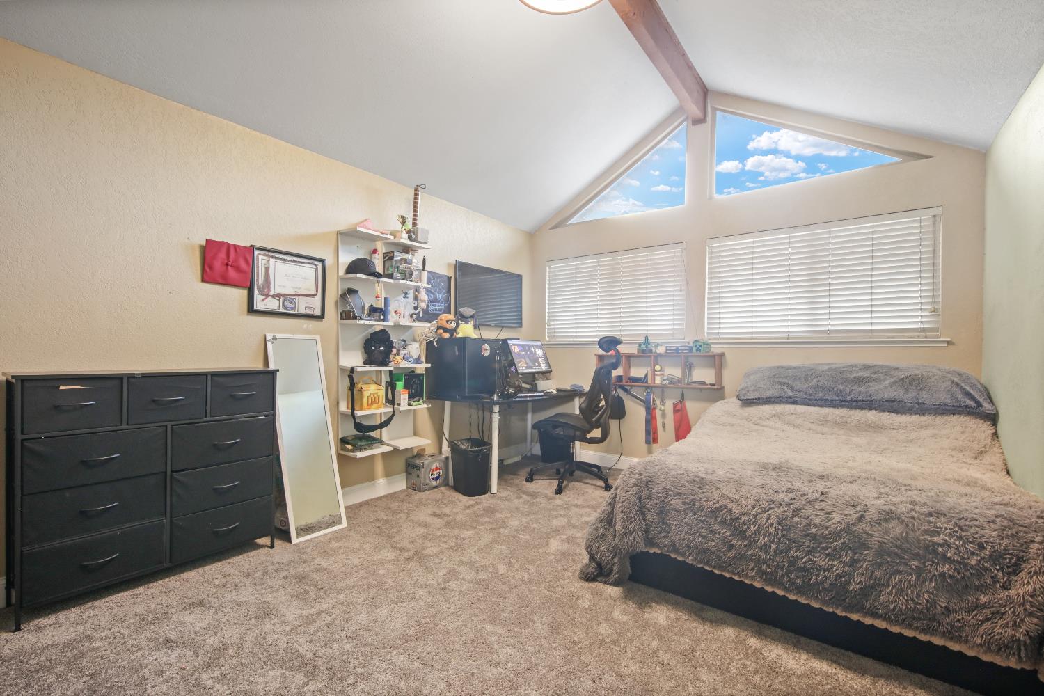 Stockton, California, 95219, United States, 4 Bedrooms Bedrooms, ,5 BathroomsBathrooms,Residential,Active,1970940