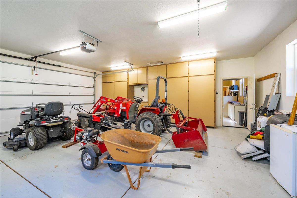 Shingle Springs, California, 95682, United States, 3 Bedrooms Bedrooms, ,3 BathroomsBathrooms,Residential,Active,1823945