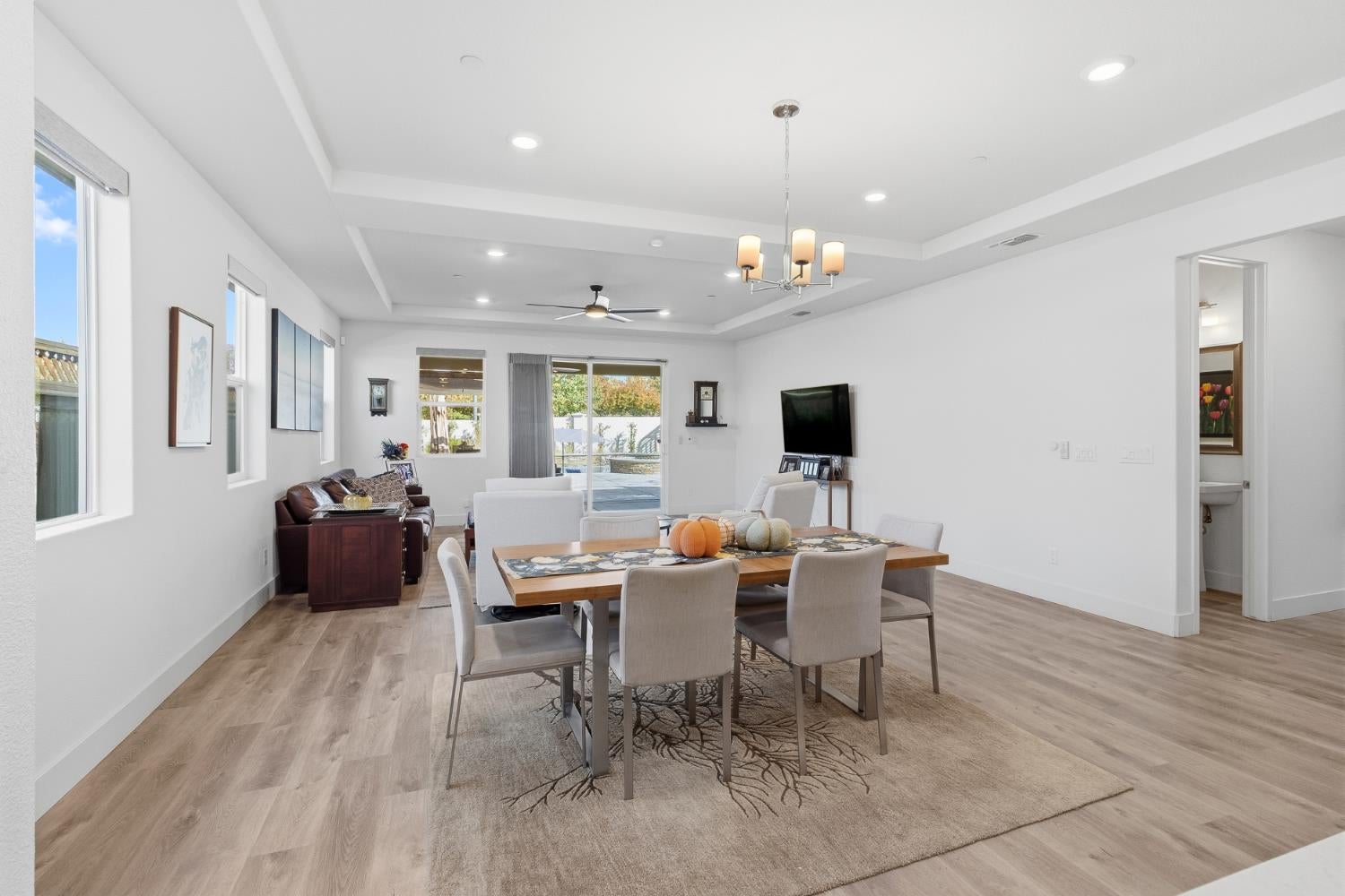 West Sacramento, California, 95605, United States, 3 Bedrooms Bedrooms, ,4 BathroomsBathrooms,Residential,Active,2008265