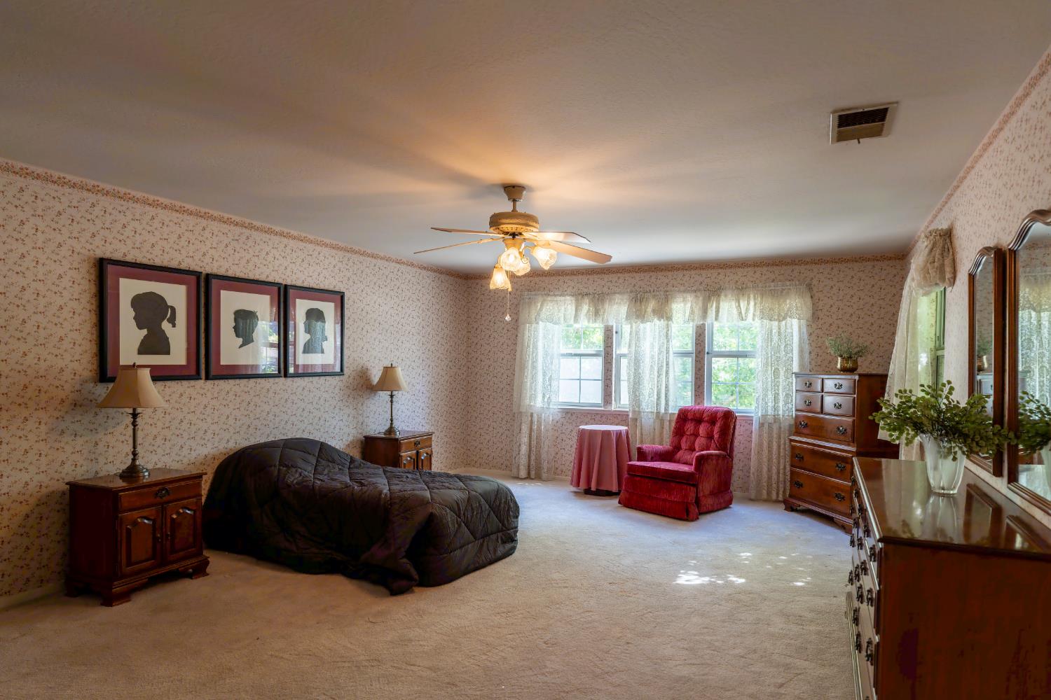 Woodland, California, 95695, United States, 5 Bedrooms Bedrooms, ,5 BathroomsBathrooms,Residential,Active,1907974