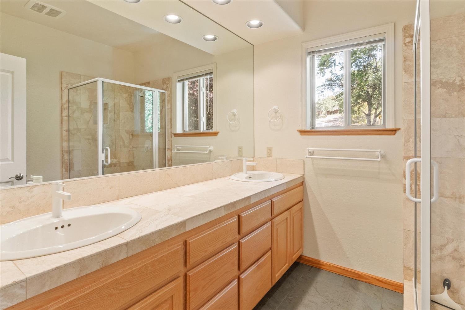 Angels Camp, California, 95222, United States, 3 Bedrooms Bedrooms, ,4 BathroomsBathrooms,Residential,Active,2036048