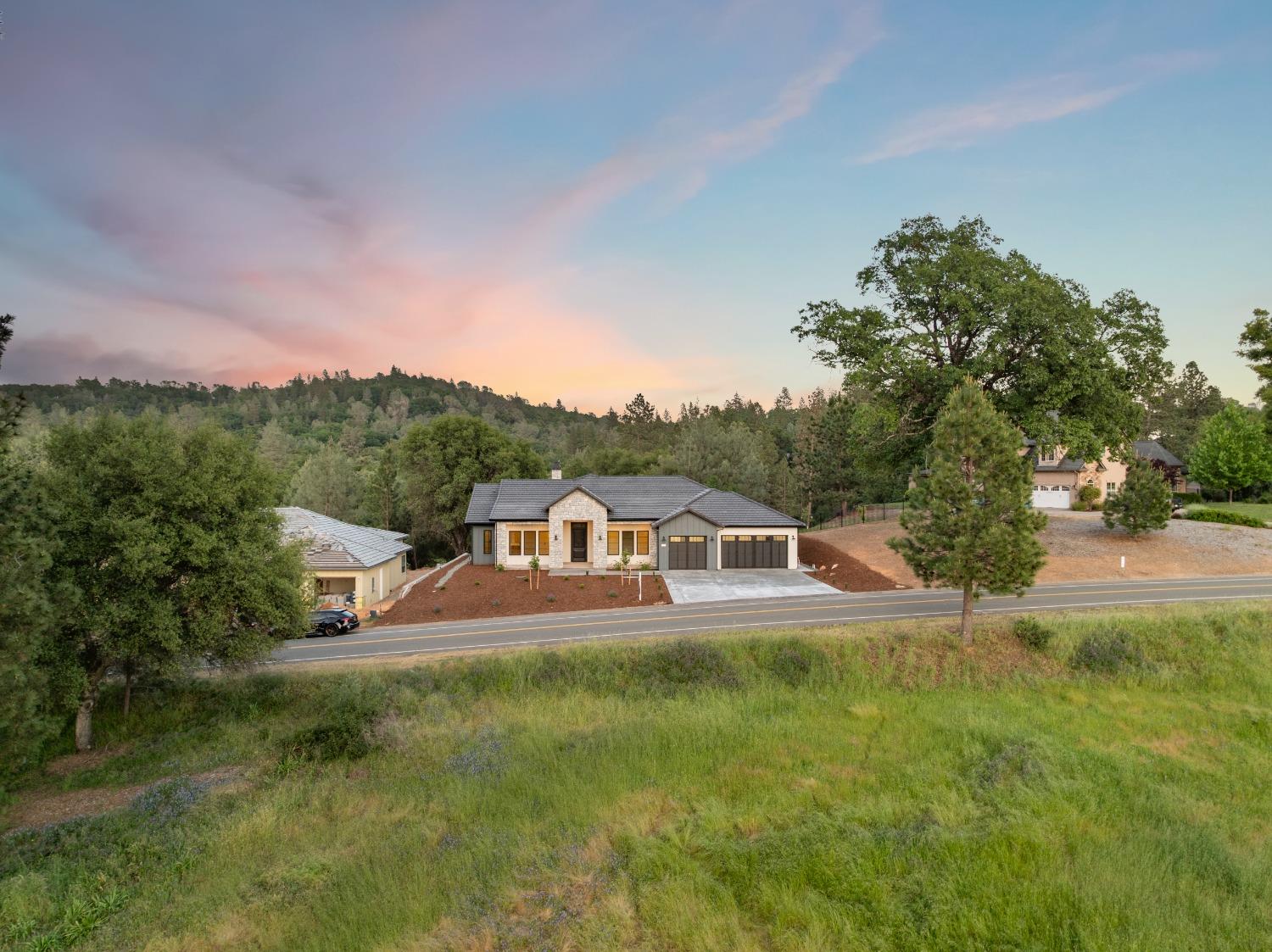 Auburn, California, 95602, United States, 4 Bedrooms Bedrooms, ,3 BathroomsBathrooms,Residential,Active,1959534