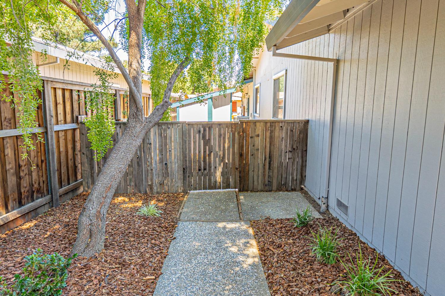 Davis, California, 95616, United States, 4 Bedrooms Bedrooms, ,2 BathroomsBathrooms,Residential,Active,1922306