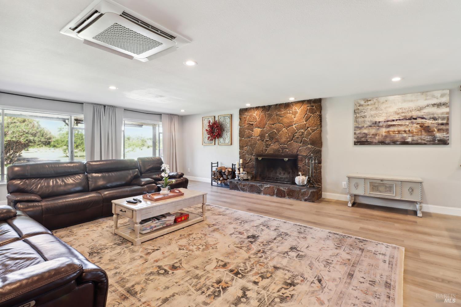 Winters, California, 95694, United States, 3 Bedrooms Bedrooms, ,2 BathroomsBathrooms,Residential,Active,1972159