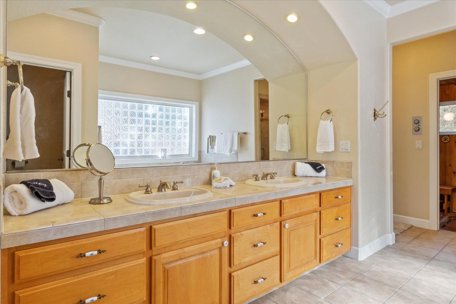 Murphys, California, 95247, United States, 4 Bedrooms Bedrooms, ,4 BathroomsBathrooms,Residential,Active,2006941